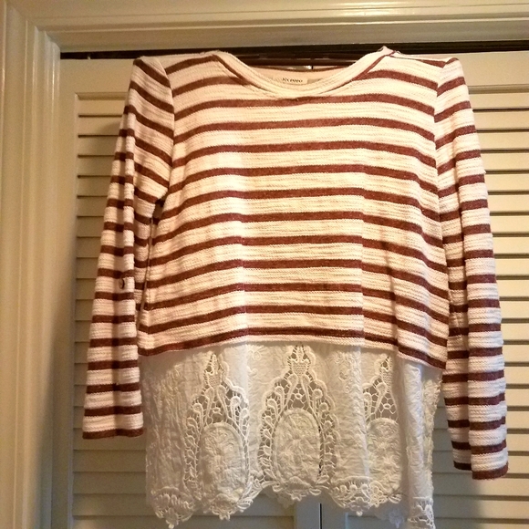 Blu Pepper Top - Picture 1 of 10